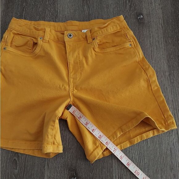 H&M Yellow Mustard High Waisted Shorts 💛 Size 8 - Picture 5 of 6